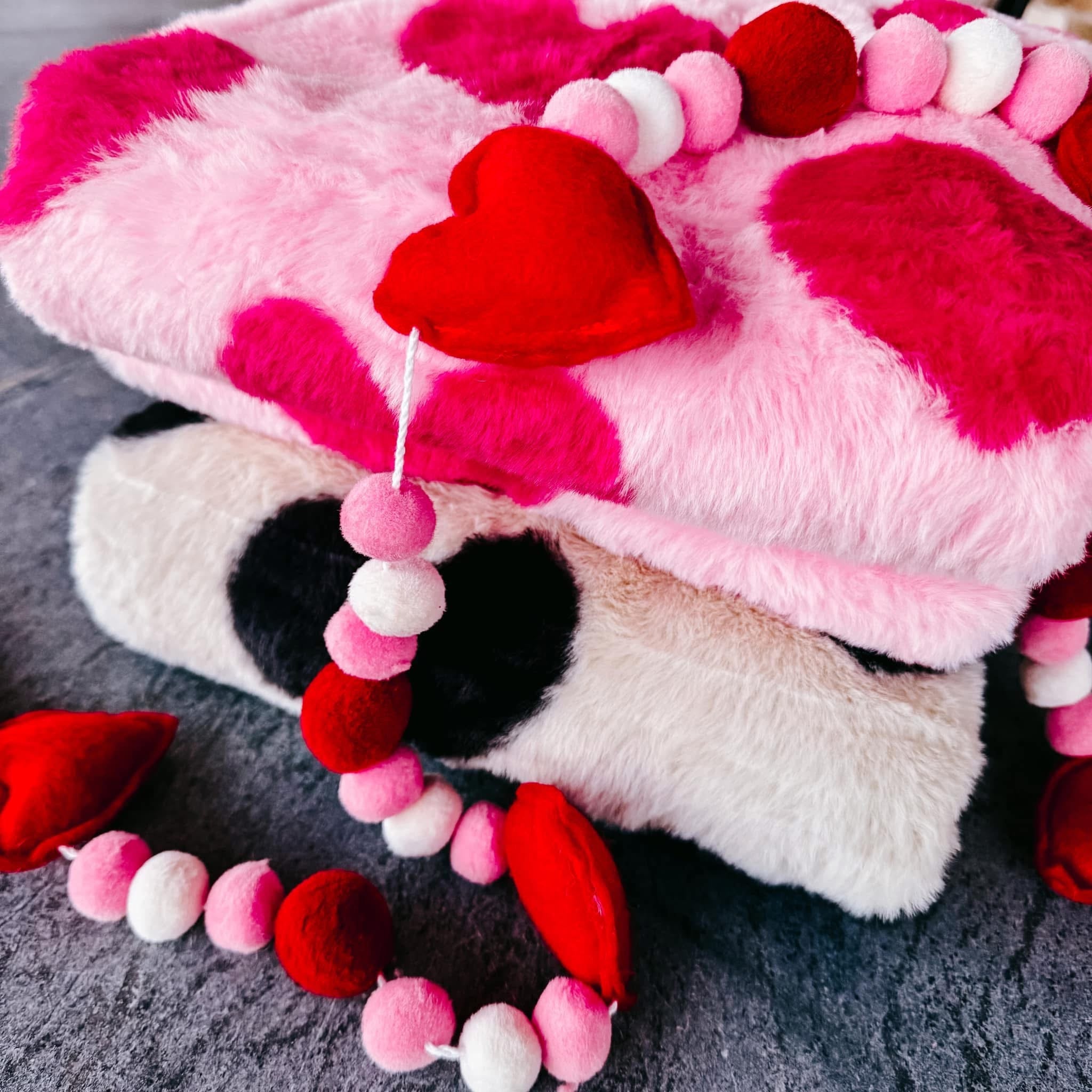 Fuzzy Hearts Blanket Pink