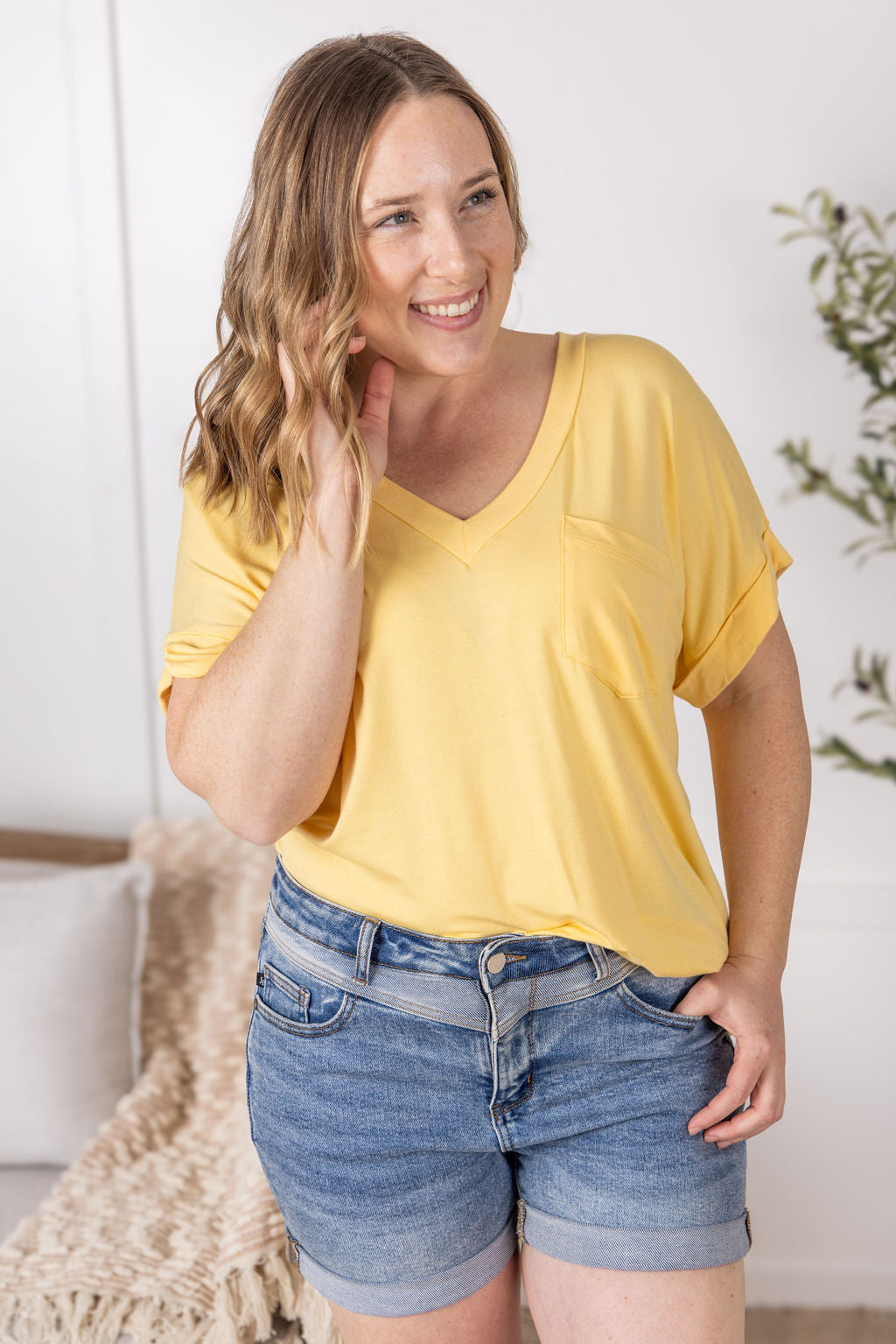 Sierra Boyfriend Fit Pocket Top Banana